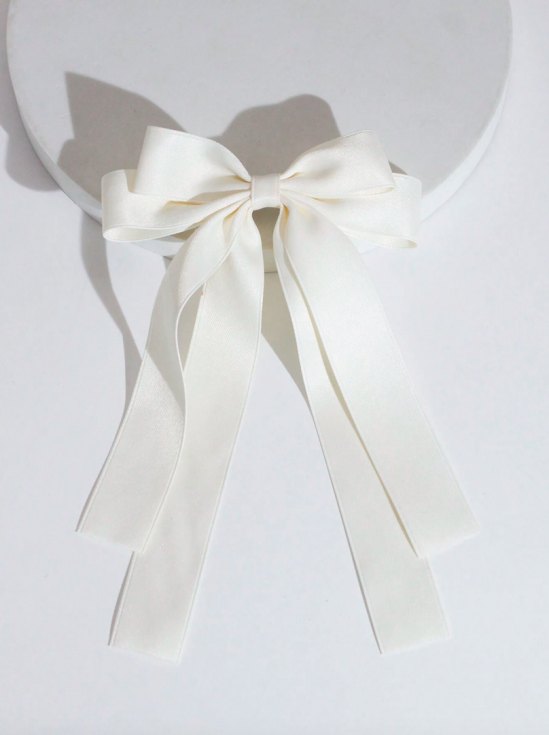 satenska mašna za kosu, krem mašna, elegantni dodaci za kosu, luksuzni dodaci, frizure, vjenčanje, svečanosti