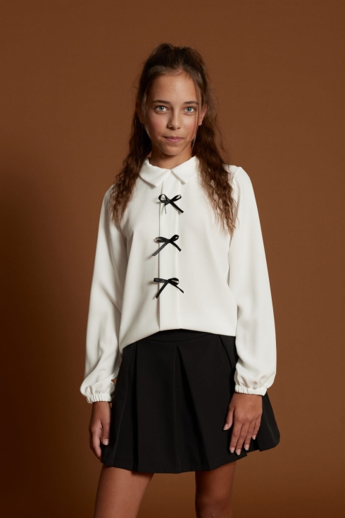 Ida crni set suknja-hlače i košulja ecru za djevojčice – cijeli outfit