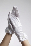 svečane rukavice, perlasta elegancija, rukavice za djecu, bijele svečane rukavice, rukavice s perlama, rukavice s mašnom, dječje svečane rukavice, elegancija za posebne prigode, udobne svečane rukavice