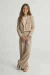 Elegantni djevojački komplet Emi u boji bež, pogled sa strane, svečana odjeća za djevojčice, ZOYA Fashion