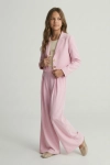 Elegantni djevojački komplet Emi u ružičastoj boji, pogled sa strane, svečana odjeća za djevojčice, ZOYA Fashion