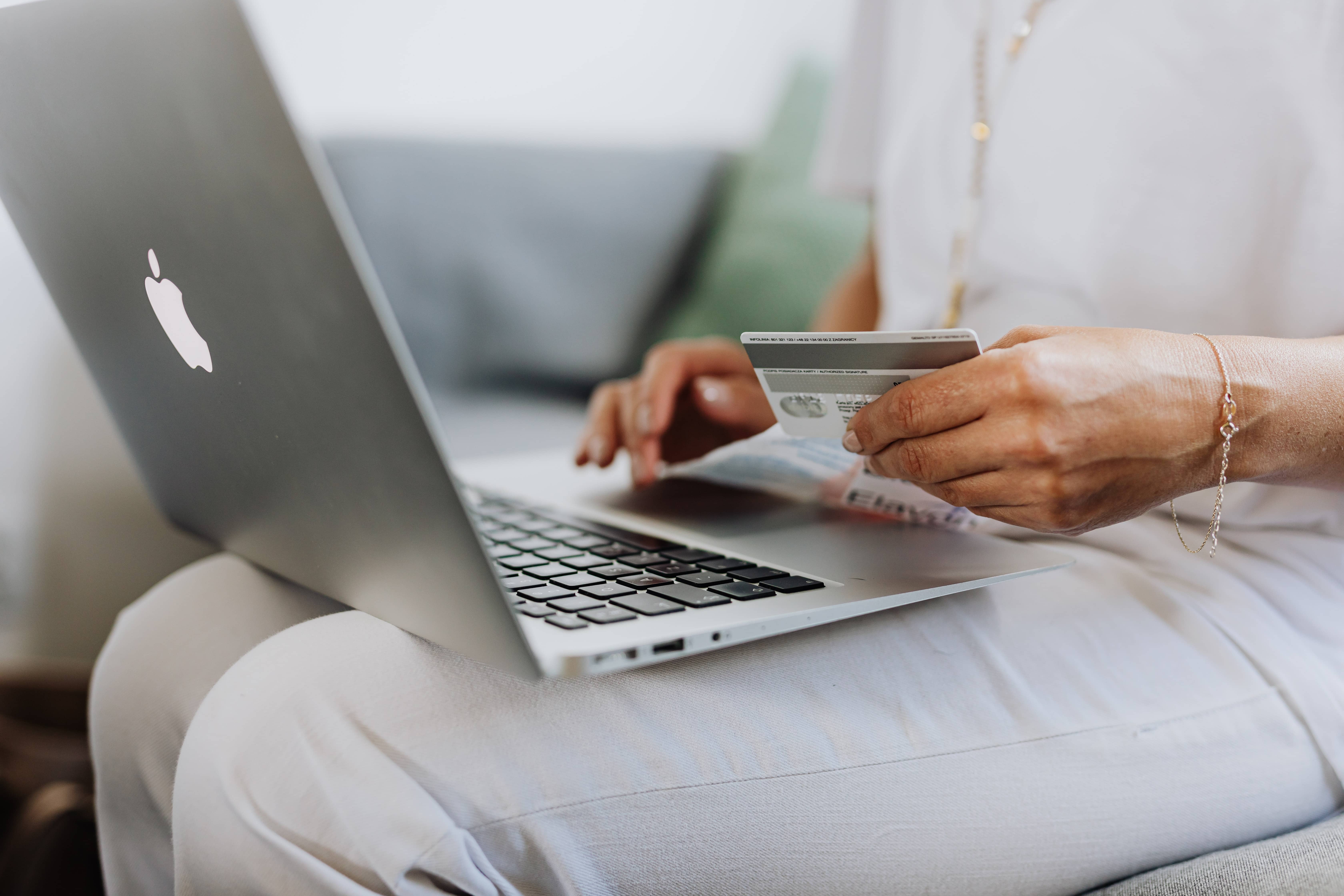 Zašto vrijedi kupovati dječju odjeću online? Praktično, brzo i zadovoljavajuće